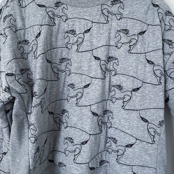 NWOT Ariat Women's Contour Equine Embroidered Crew Sweatshirt. Medium - Picture 5 of 9